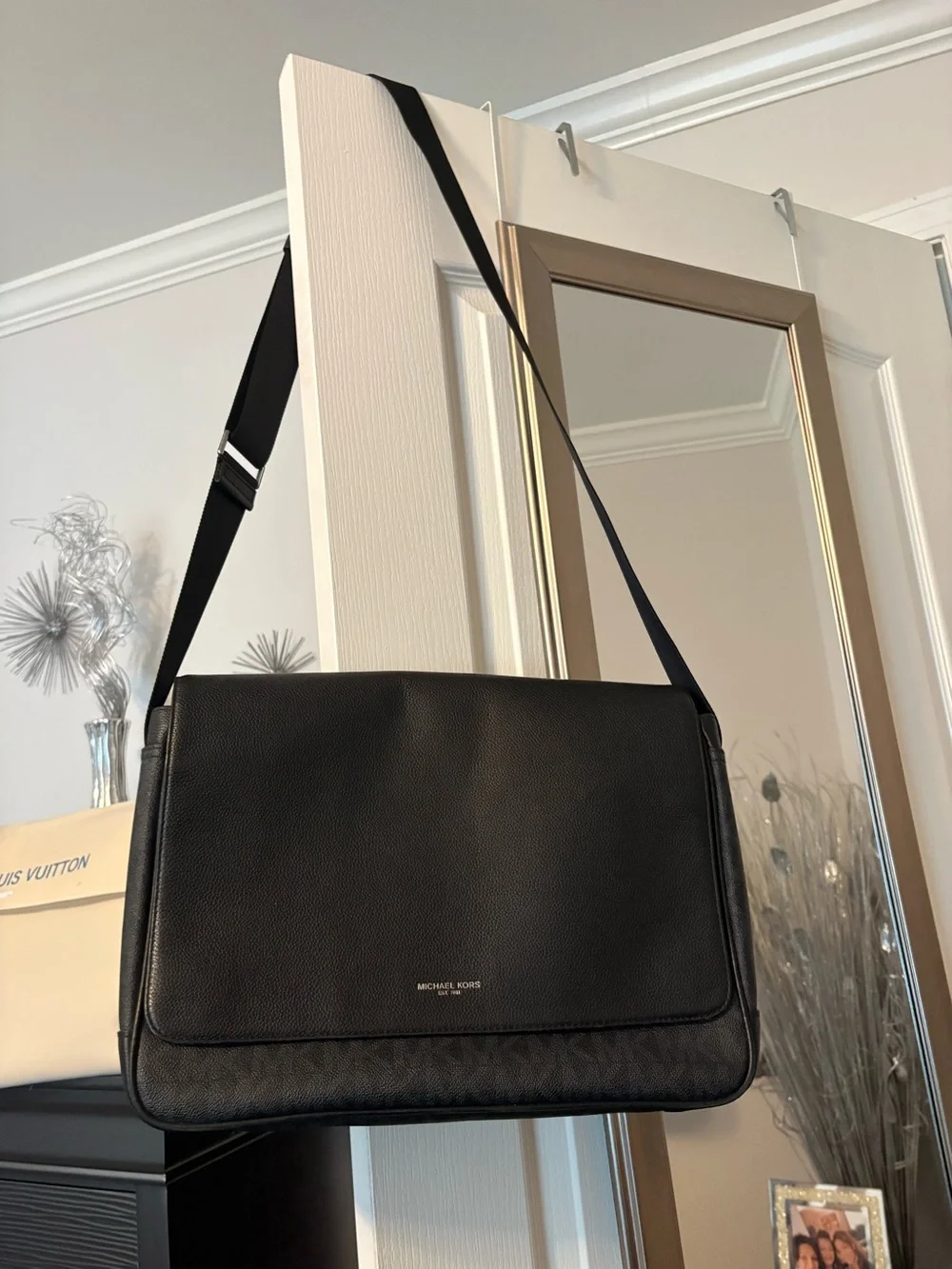Bag-Men’s Black Michael Kors’s messengers Bag MK bag with signature logo print.